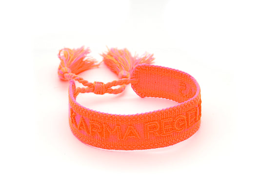 Stoffarmband edel gewebt im Boho Style "Karma regelt das"